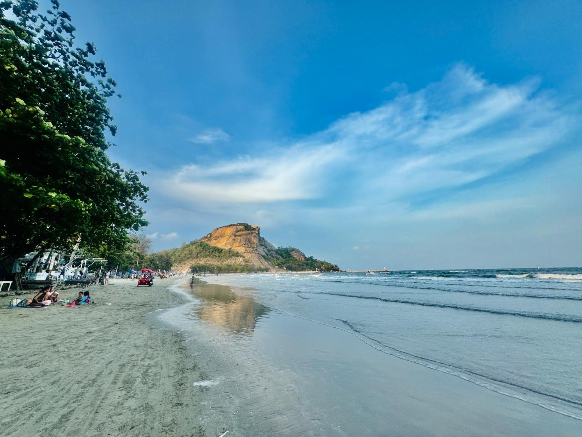 Sea&Mountain View,5 Mins Walk To Famous Beach With King Size Bed HHQ Exterior photo