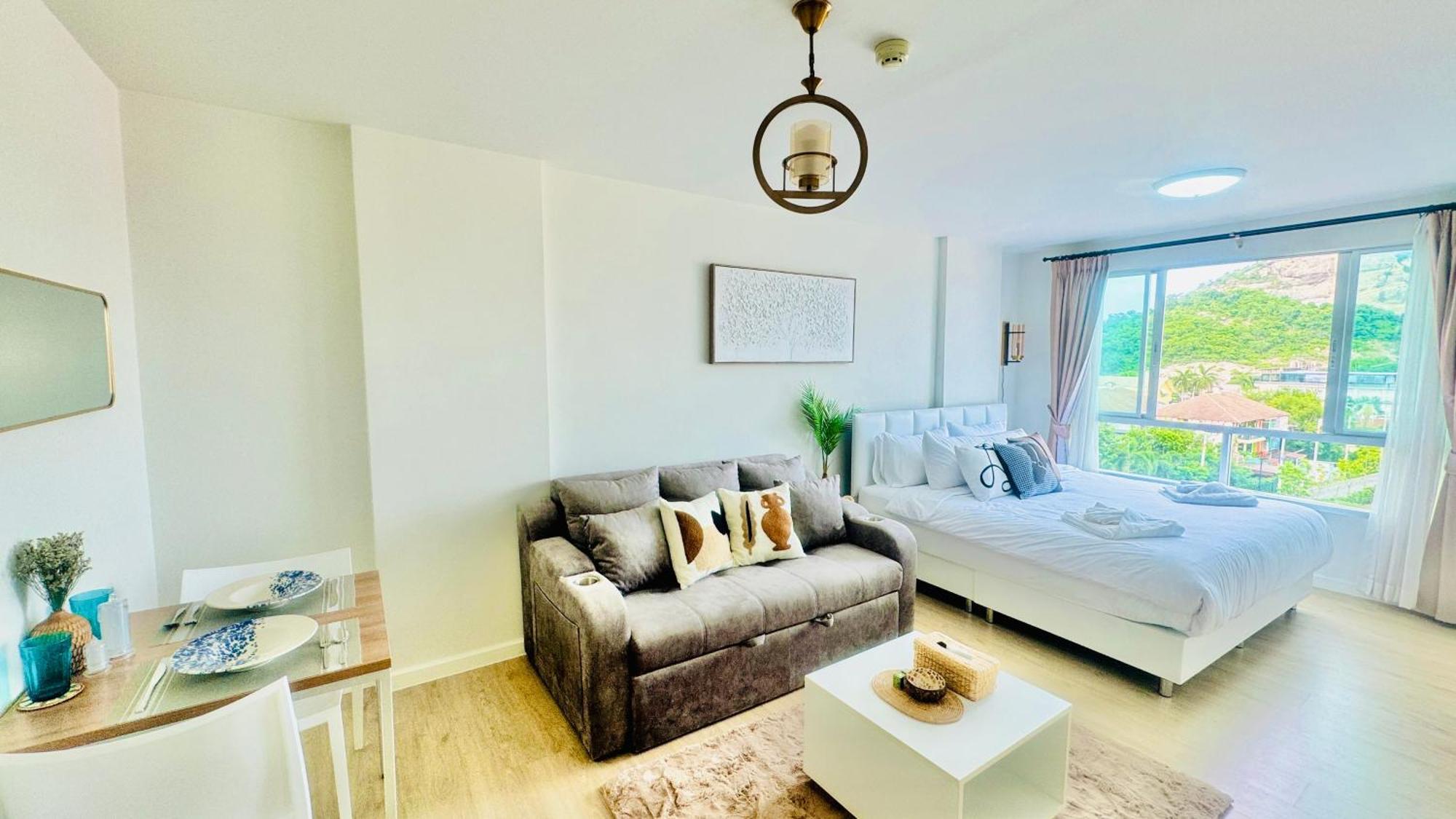 Sea&Mountain View,5 Mins Walk To Famous Beach With King Size Bed HHQ Exterior photo