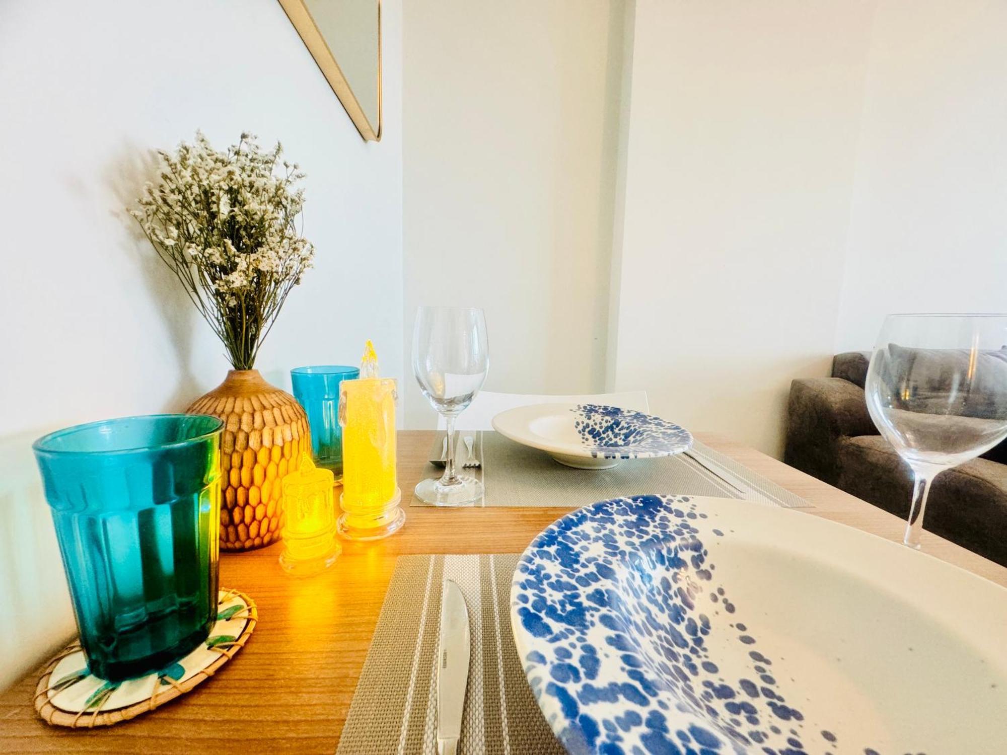 Sea&Mountain View,5 Mins Walk To Famous Beach With King Size Bed HHQ Exterior photo