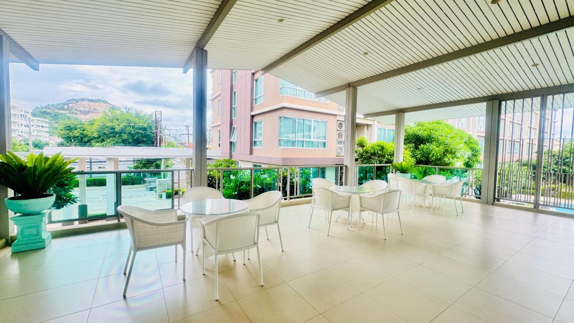 Sea&Mountain View,5 Mins Walk To Famous Beach With King Size Bed HHQ Exterior photo