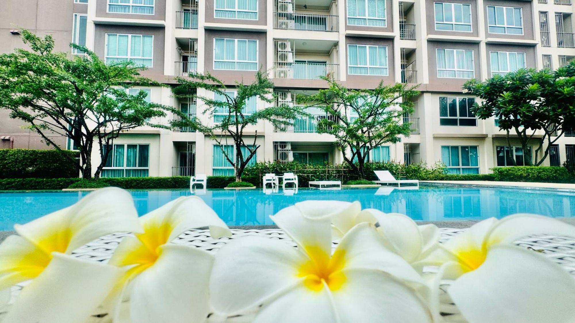 Sea&Mountain View,5 Mins Walk To Famous Beach With King Size Bed HHQ Exterior photo