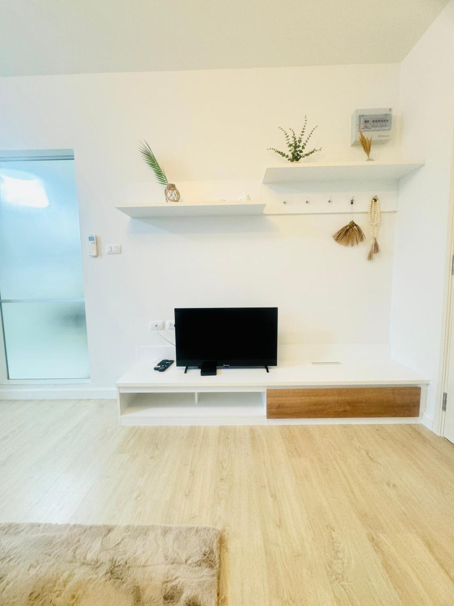 Sea&Mountain View,5 Mins Walk To Famous Beach With King Size Bed HHQ Exterior photo