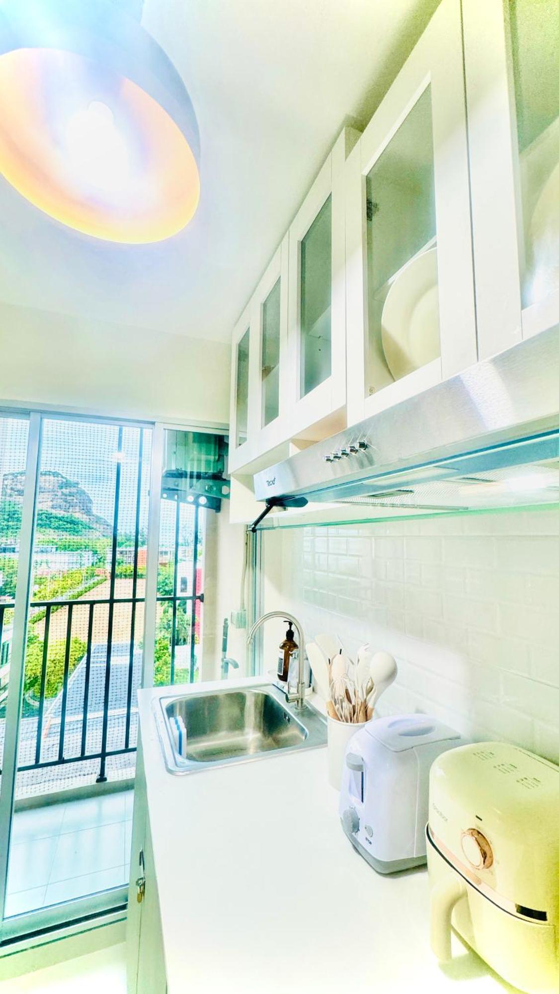 Sea&Mountain View,5 Mins Walk To Famous Beach With King Size Bed HHQ Exterior photo