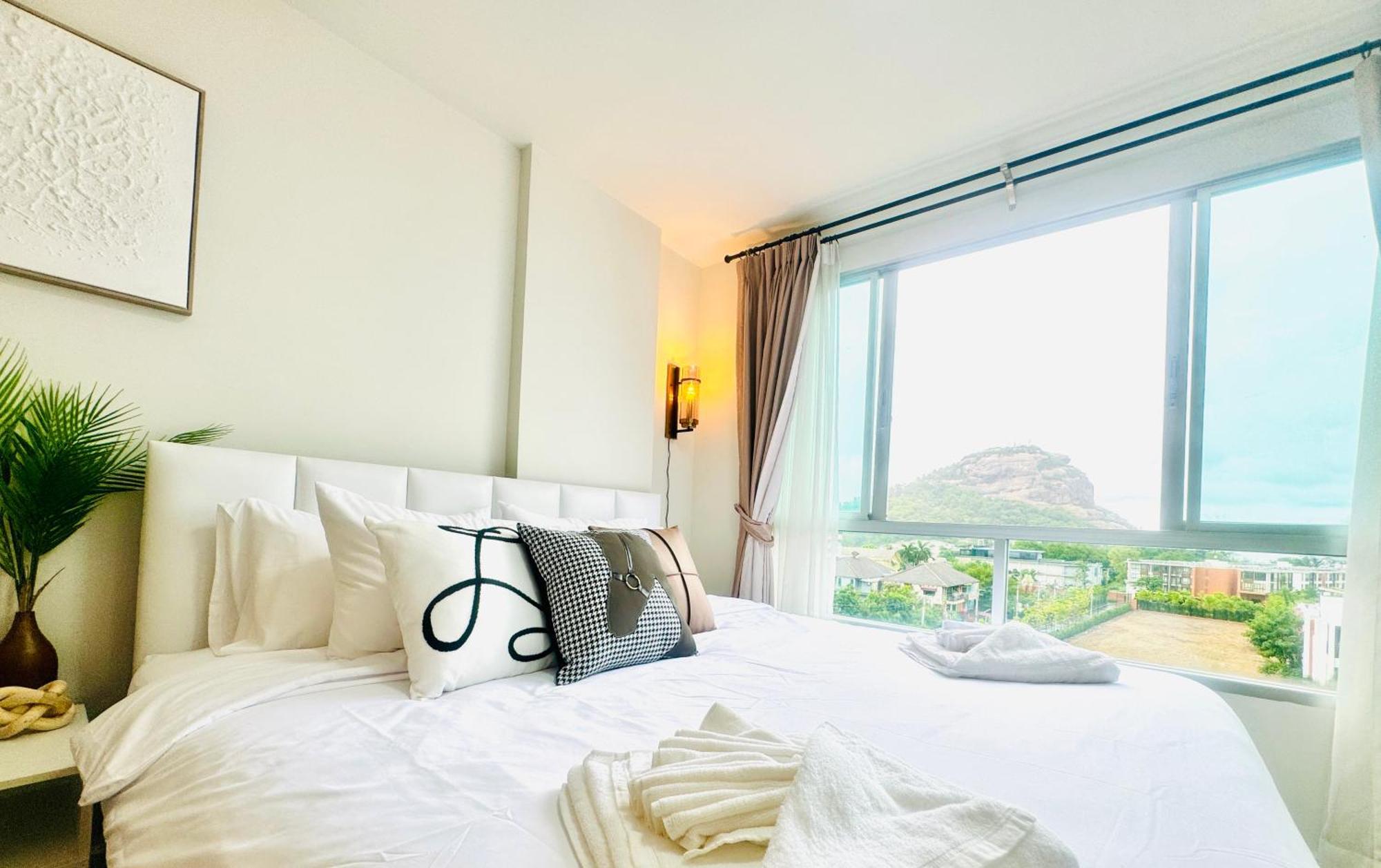 Sea&Mountain View,5 Mins Walk To Famous Beach With King Size Bed HHQ Exterior photo