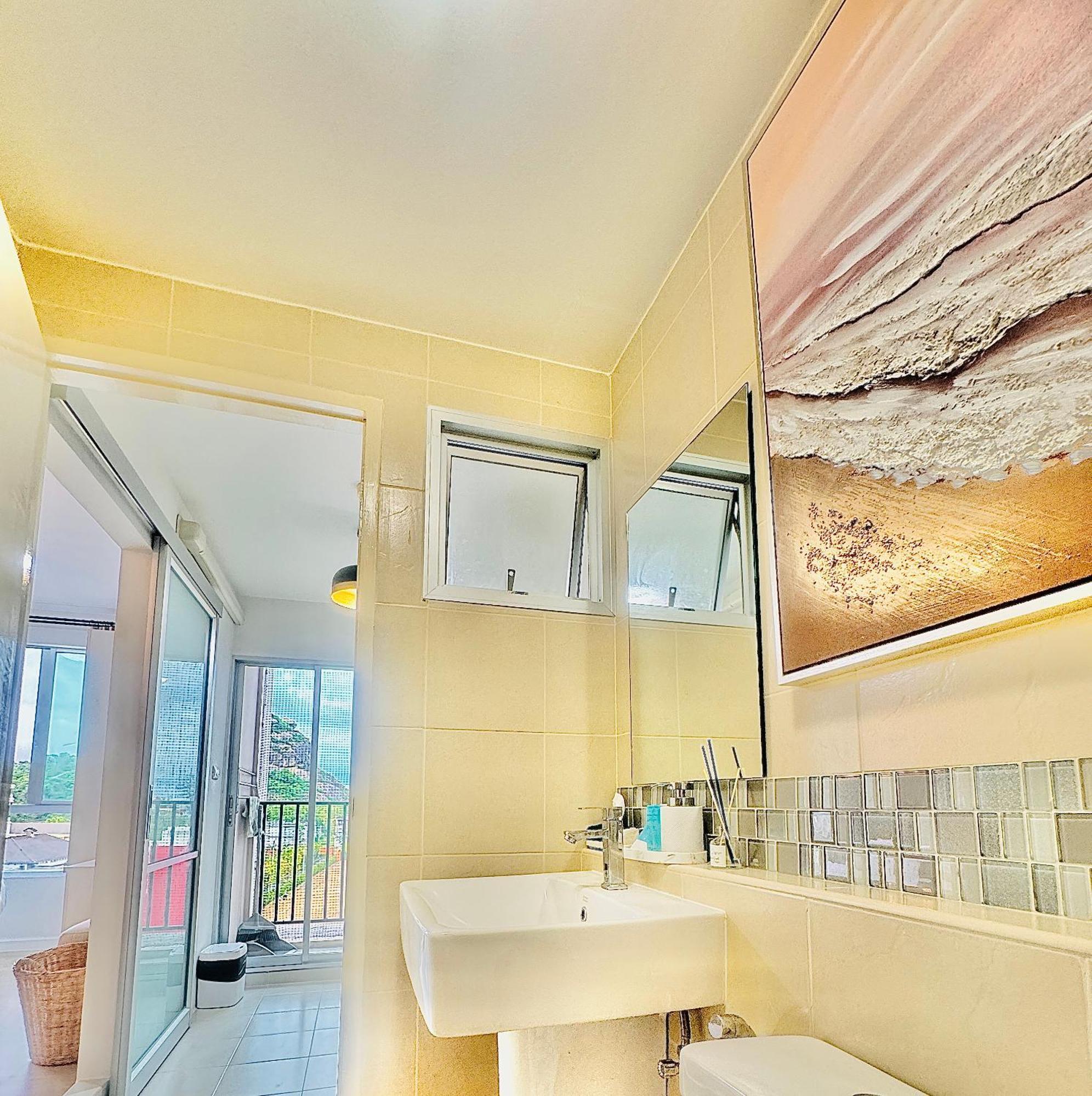 Sea&Mountain View,5 Mins Walk To Famous Beach With King Size Bed HHQ Exterior photo