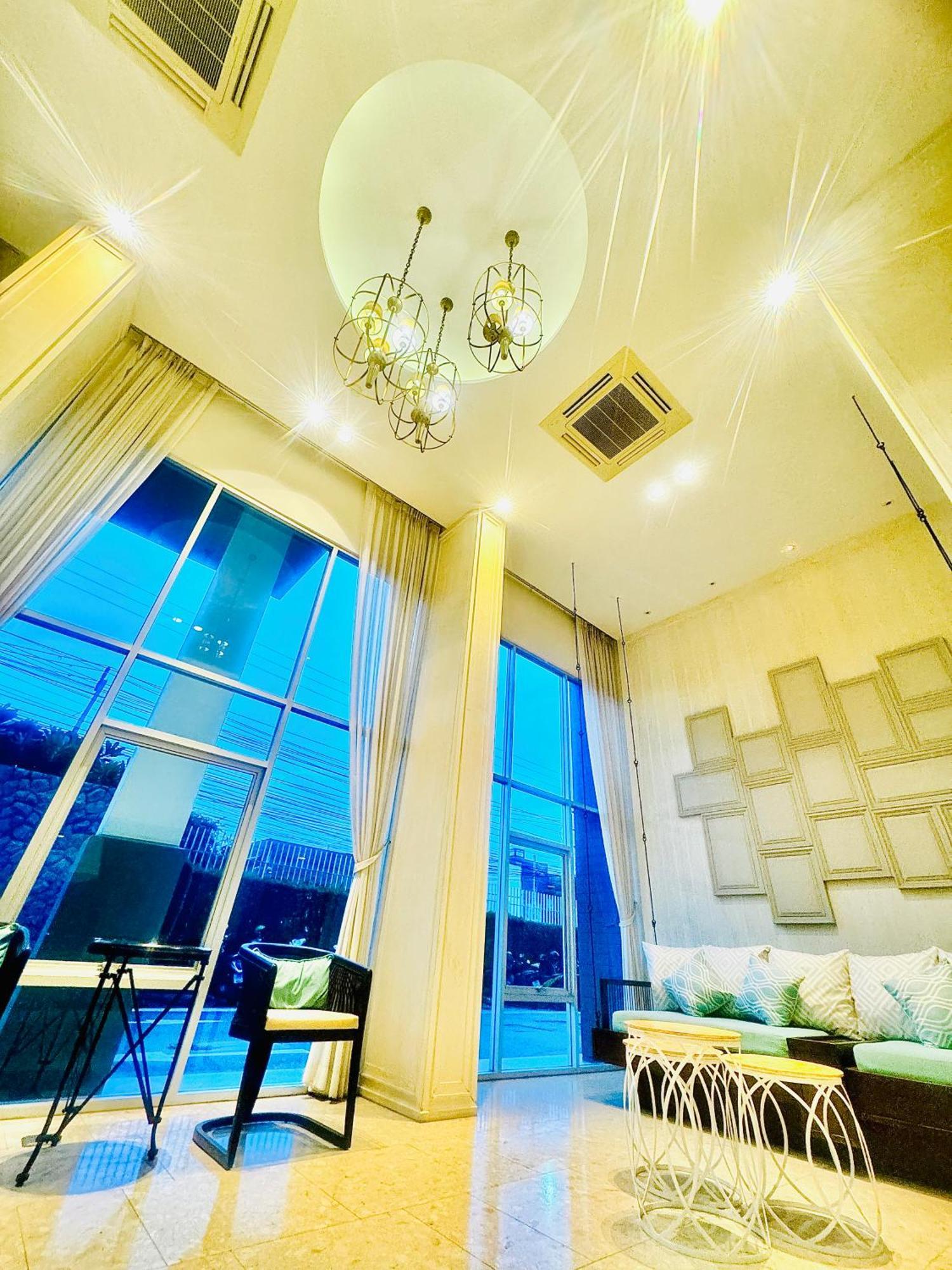Sea&Mountain View,5 Mins Walk To Famous Beach With King Size Bed HHQ Exterior photo