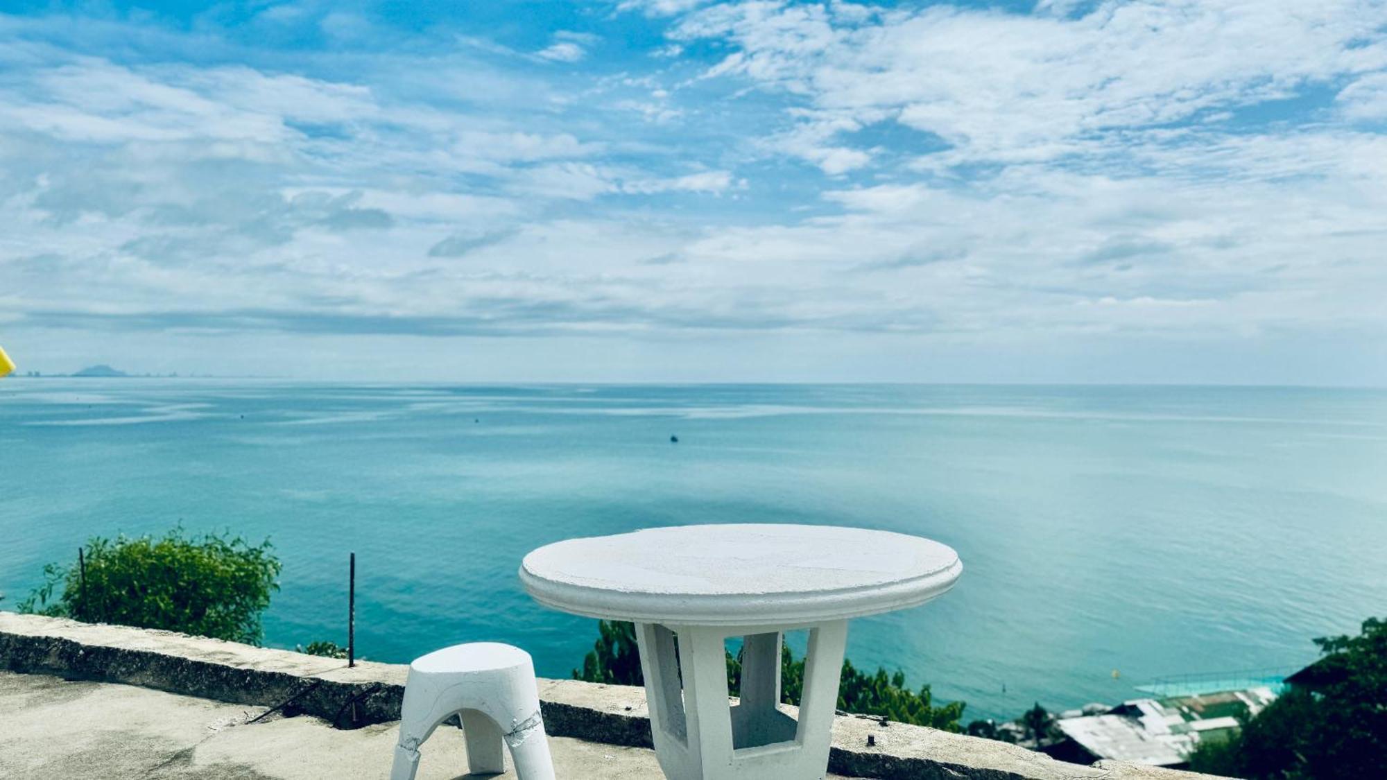 Sea&Mountain View,5 Mins Walk To Famous Beach With King Size Bed HHQ Exterior photo
