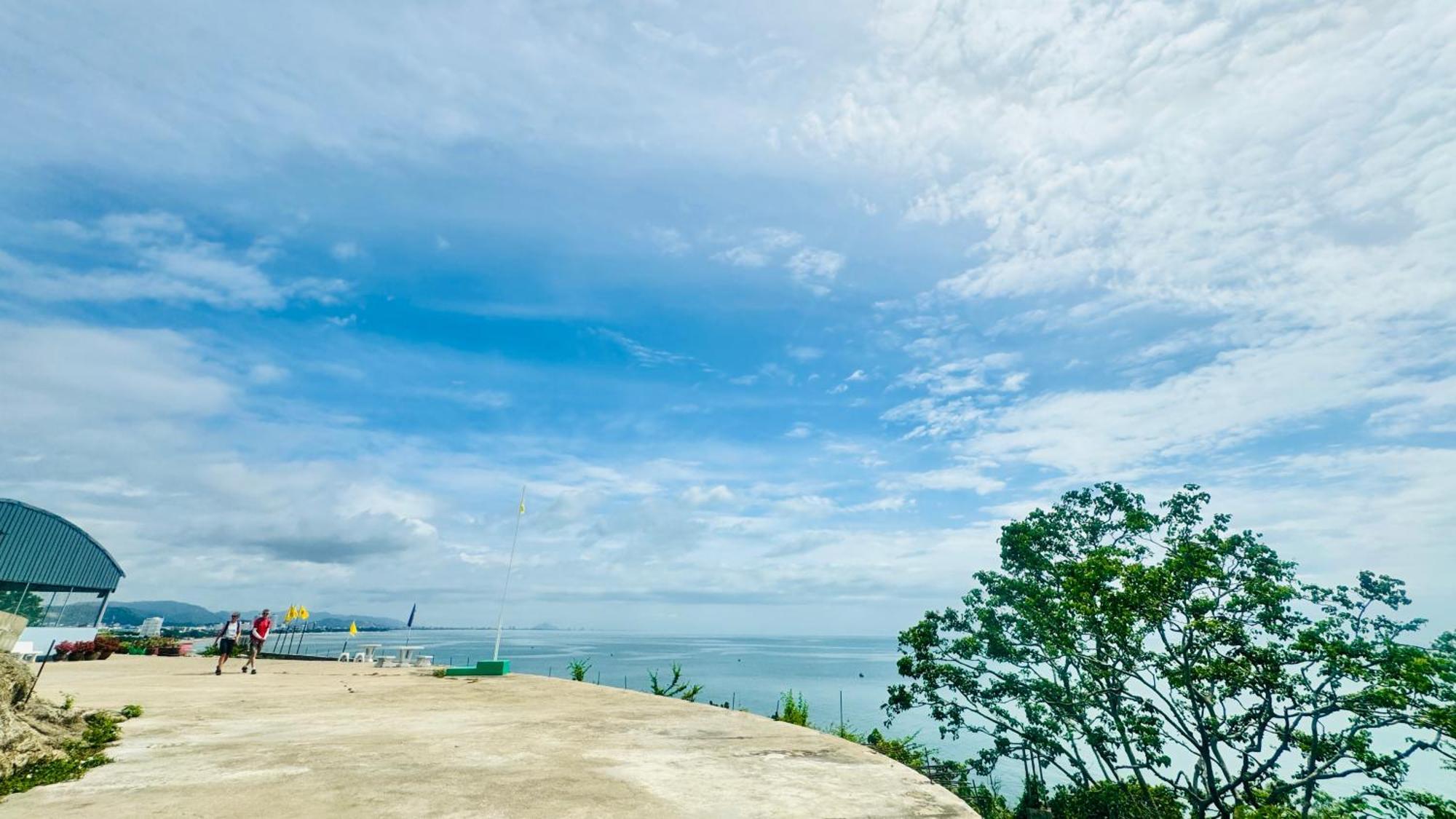 Sea&Mountain View,5 Mins Walk To Famous Beach With King Size Bed HHQ Exterior photo